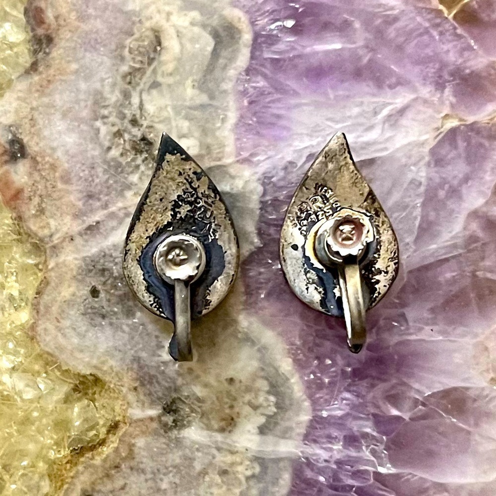 Art Deco 30’s Sterling Silver Abalone Leaf Earrings Antique Stamped Maker - Picture 2 of 2